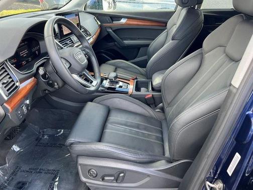 2022 Audi Q5 45 S line Prestige