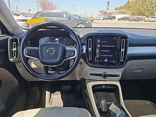 Thunder Gray Metallic 2020 Volvo XC40 T5 Momentum