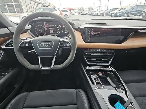 2023 Audi e-tron GT Premium Plus