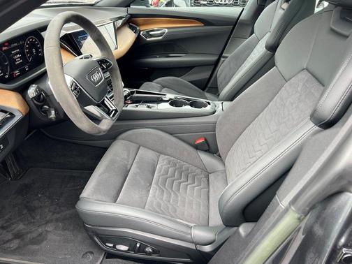 2023 Audi e-tron GT Premium Plus