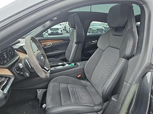 2023 Audi e-tron GT Premium Plus