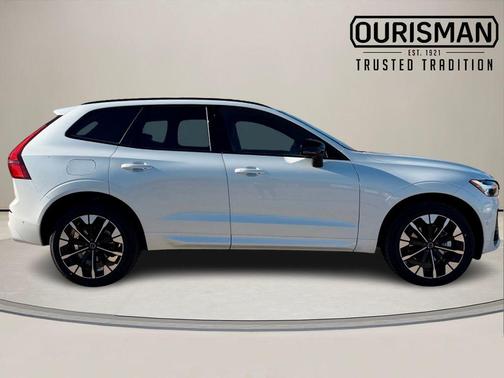 2026 Volvo XC60 B5 Ultra