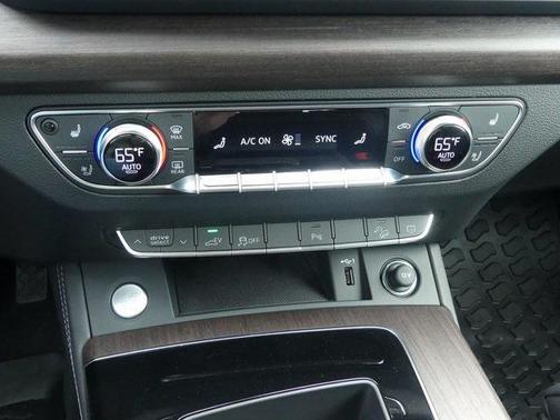 2024 Audi Q5 55 S line Premium Plus