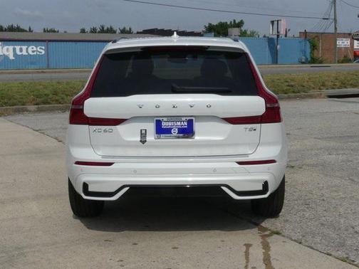 2025 Volvo XC60 Plug-In Hybrid T8 Plus