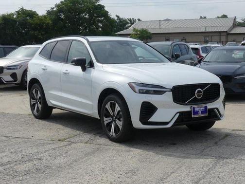 2025 Volvo XC60 Plug-In Hybrid T8 Plus