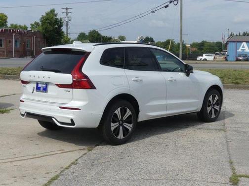 2025 Volvo XC60 Plug-In Hybrid T8 Plus