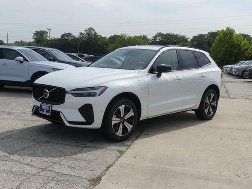 2025 Volvo XC60 Plug-In Hybrid T8 Plus
