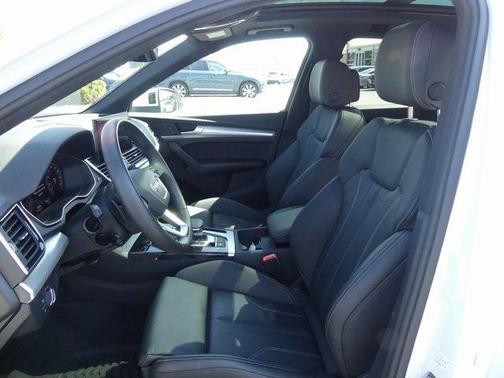 2025 Audi Q5 45 S line Premium