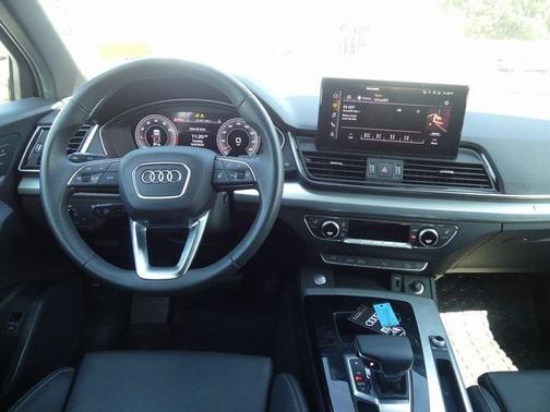 2025 Audi Q5 45 S line Premium