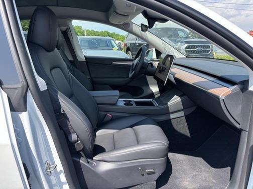 2025 Tesla Model Y Long Range