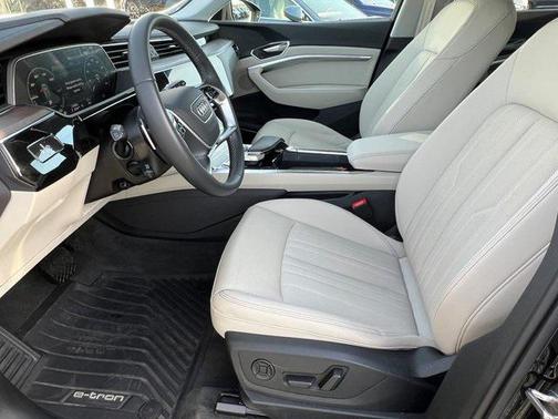 2024 Audi Q8 e-tron Premium Plus