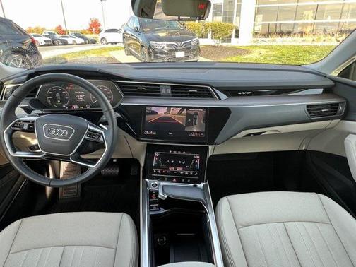 2024 Audi Q8 e-tron Premium Plus