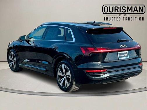 2024 Audi Q8 e-tron Premium Plus