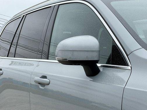 2025 Volvo XC90 B6 Plus 7-Seater