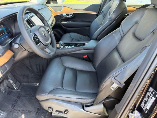 Onyx Black Metallic 2023 Volvo XC90 B6 Core