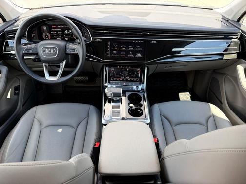 Satellite Silver Metallic 2023 Audi Q7 55 Premium Plus