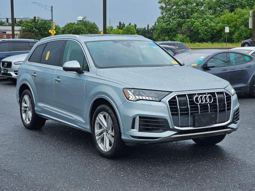 Satellite Silver Metallic 2023 Audi Q7 55 Premium Plus