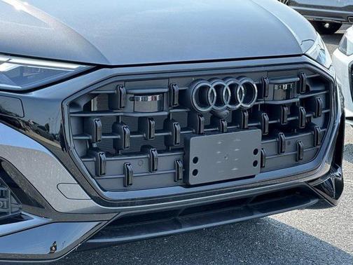 2025 Audi Q8 55 Premium Plus