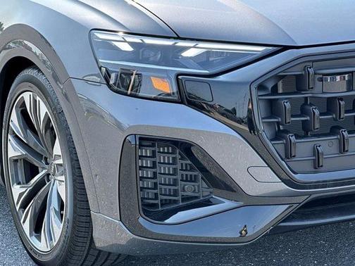 2025 Audi Q8 55 Premium Plus