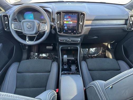 2023 Volvo C40 Recharge Pure Electric Twin Plus