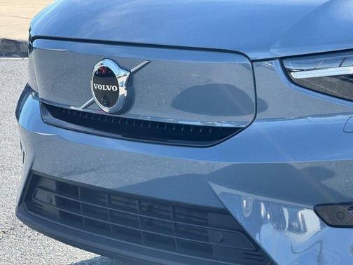 2023 Volvo C40 Recharge Pure Electric Twin Plus