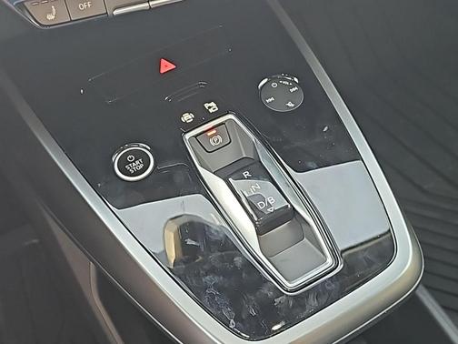 Navarra Blue Metallic 2025 Audi Q4 e-tron Premium Plus