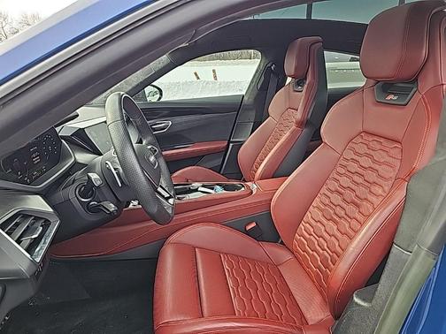 2023 Audi RS e-tron GT Base