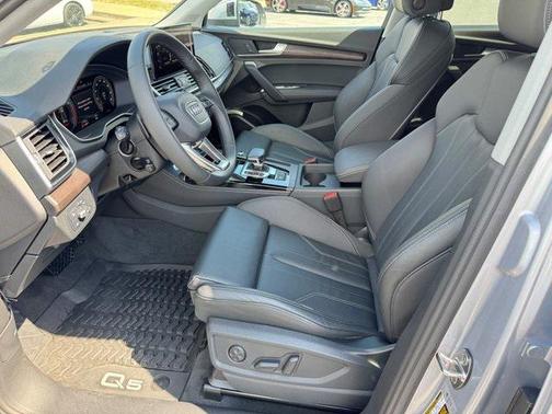 2025 Audi Q5 45 S line Premium Plus
