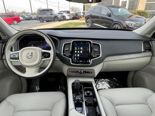 2024 Volvo XC90 B6 Plus Bright Theme