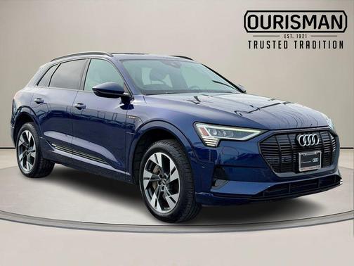 Navarra Blue Metallic 2022 Audi e-tron Premium