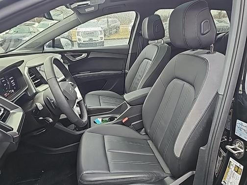 2024 Audi Q4 e-tron Prestige