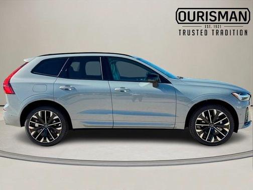 2026 Volvo XC60 B5 Ultra
