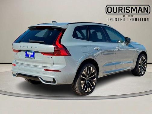 2026 Volvo XC60 B5 Ultra
