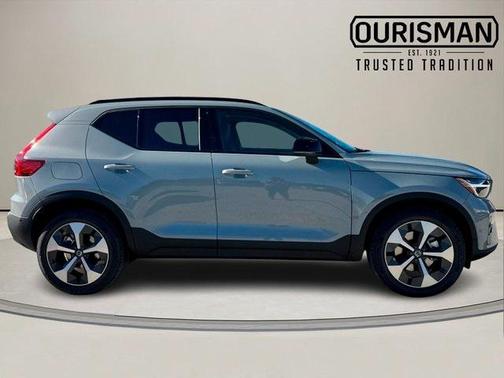 2026 Volvo XC40 B5 Plus