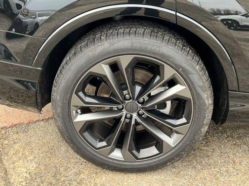 2026 Audi Q7 55 Premium Plus