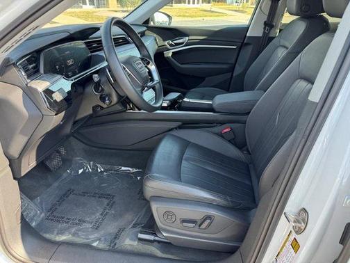 2022 Audi e-tron Premium