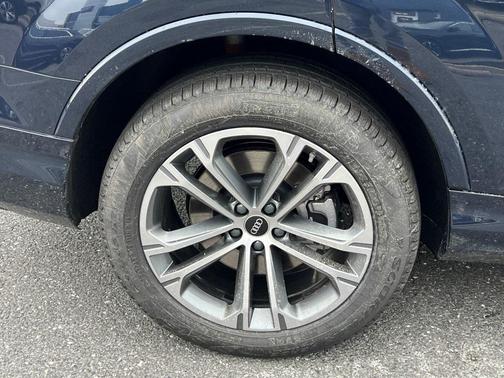 2026 Audi Q7 45 Premium