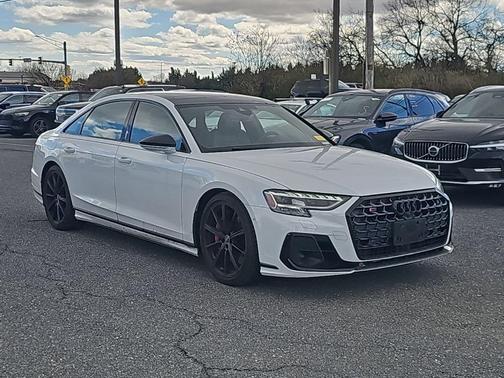 Glacier White Metallic 2024 Audi S8 4.0T