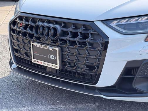 Glacier White Metallic 2024 Audi S8 4.0T