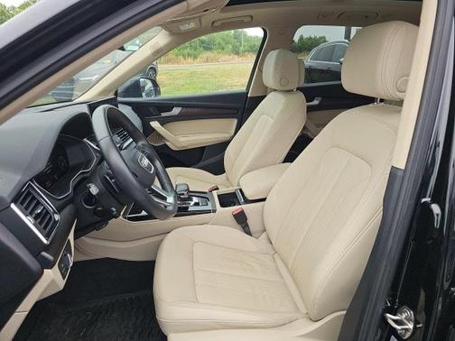 2022 Audi Q5 40 Premium Plus