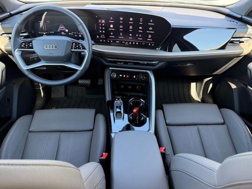 2025 Audi Q5 2.0T Premium Plus