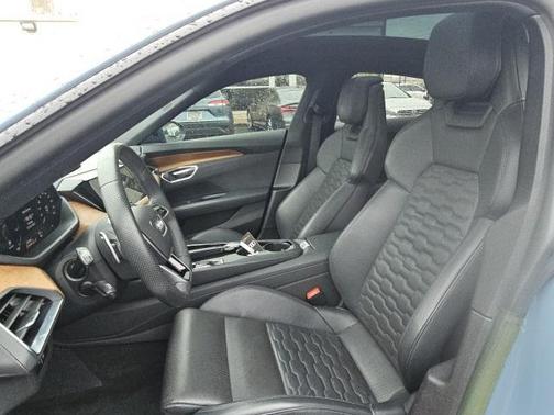 2023 Audi e-tron GT Premium Plus