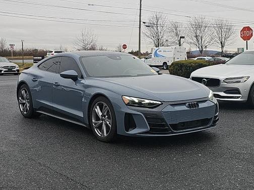 2023 Audi e-tron GT Premium Plus