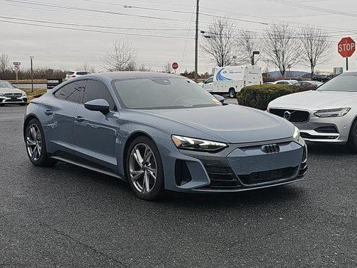 2023 Audi e-tron GT Premium Plus