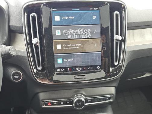 2023 Volvo XC40 B5 Plus Dark Theme