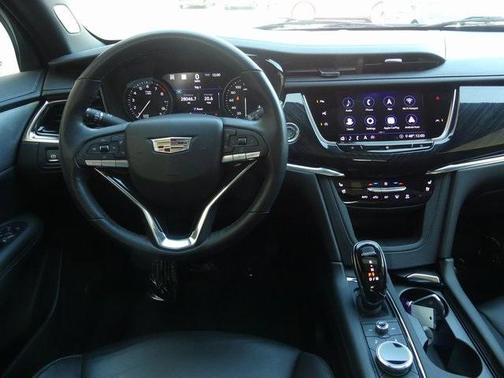 Photo 2 of 29 of 2020 Cadillac XT6 Premium Luxury AWD