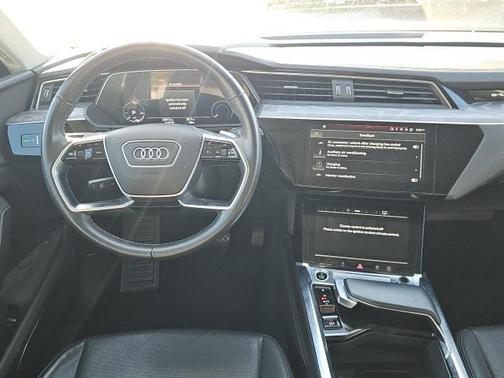 2023 Audi e-tron Premium Plus