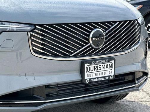 2025 Volvo XC90 Plug-In Hybrid T8 Plus