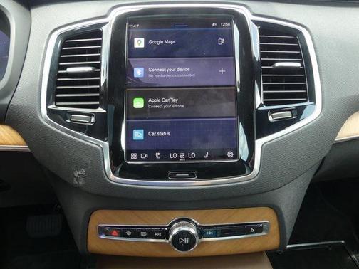 2024 Volvo XC90 Recharge Plug-In Hybrid T8 Plus Bright Theme 7 Passenger