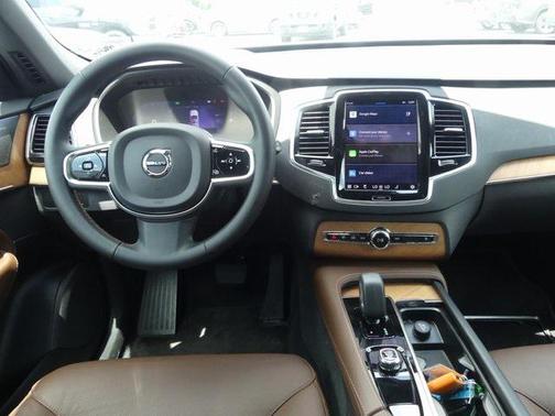 2024 Volvo XC90 Recharge Plug-In Hybrid T8 Plus Bright Theme 7 Passenger